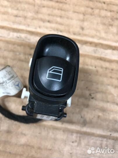 Кнопка стеклоподъемника W203 C203 Mercedes