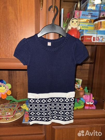 Платье вязаное на девочку 2-4 года