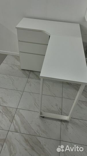 Письменный стол IKEA