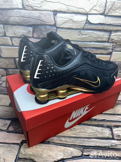 Кроссовки nike shox r4 black gold 40-42