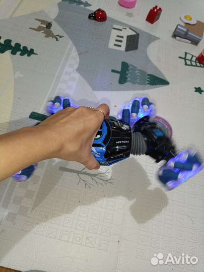 Машинка на пульте управления