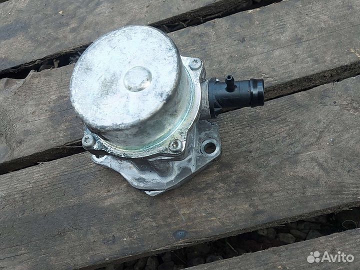 Насос вакуумный Рено 1.5 K9K 732 832 836