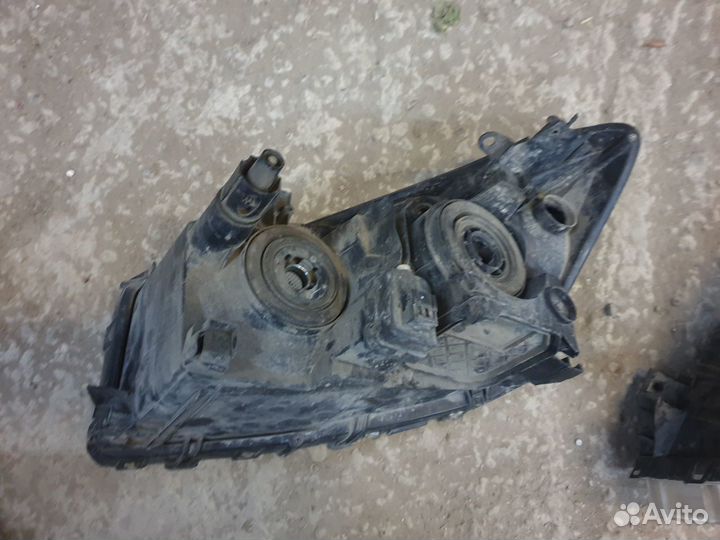 Фара головного света Rav4 2008