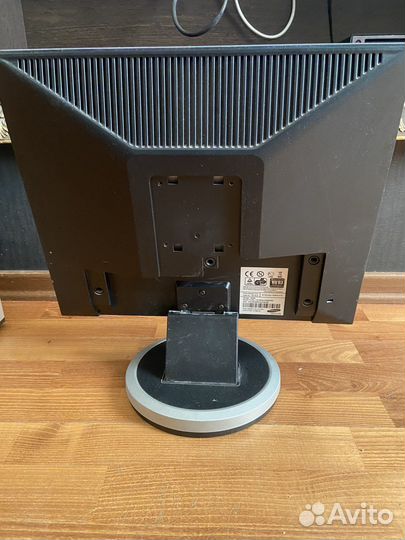 Монитор Samsung