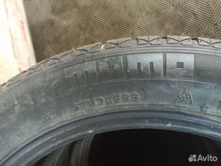 Momo North Pole W1 245/45 R18 100H