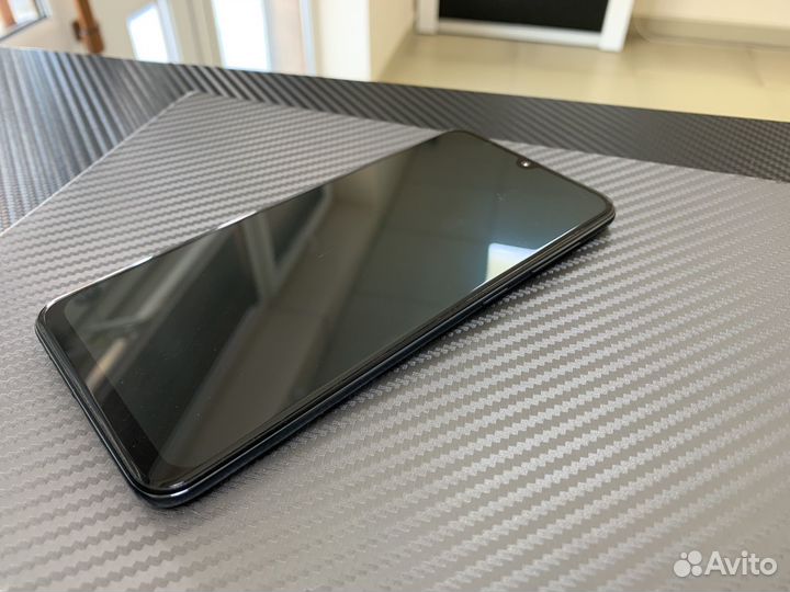 Телефон Samsung a30 3/32gb отличное состояние