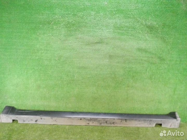 Б/У Б/У Накладка порога правая Genesis G90