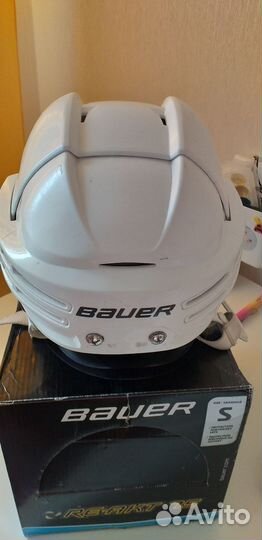 Хоккейный шлем