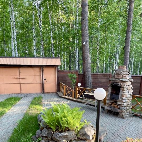 Дом 200 м² на участке 11 сот.