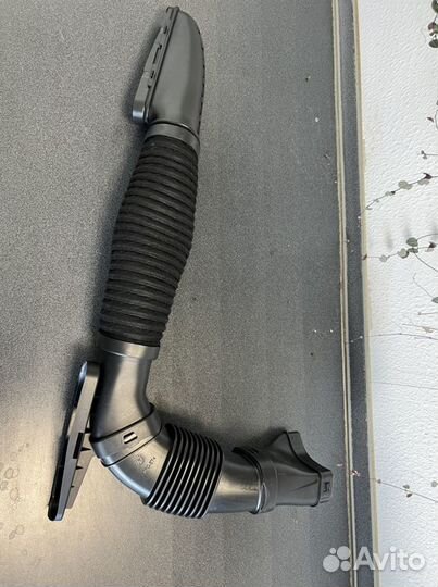 Патрубок воздухозаборника воздушного фильтра М274