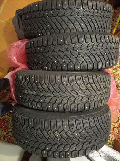 Continental ContiIceContact 4x4 215/65 R16