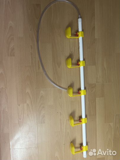 Готовая нипельная поилка для птиц