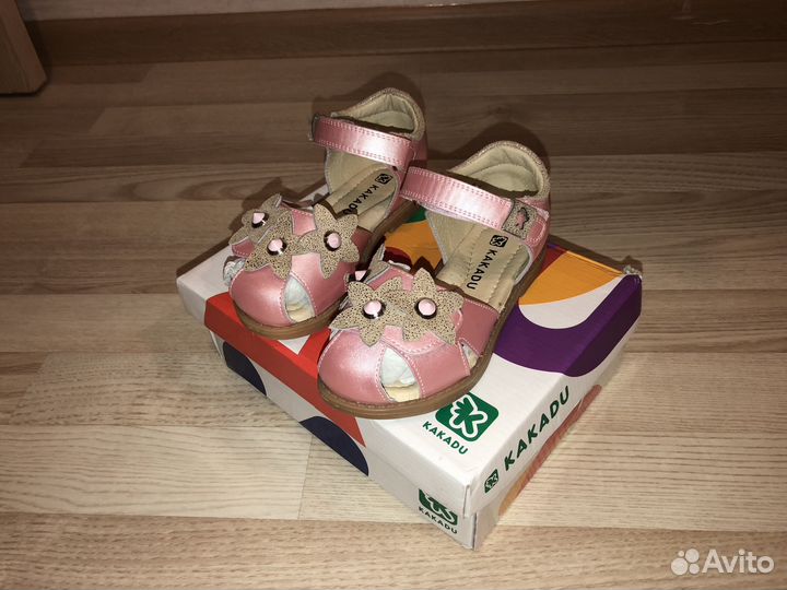 Сандали новые