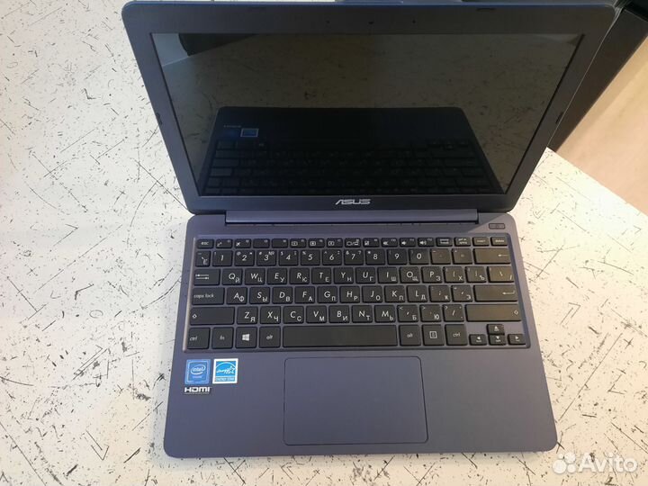 Нетбук asus