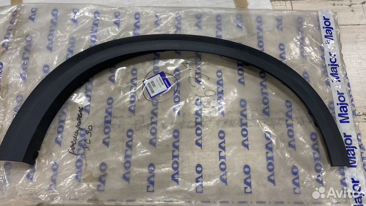 Расширитель крыла оригинал передний правый Вольво