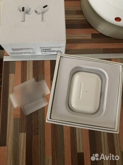 Продам нашушники airpods pro