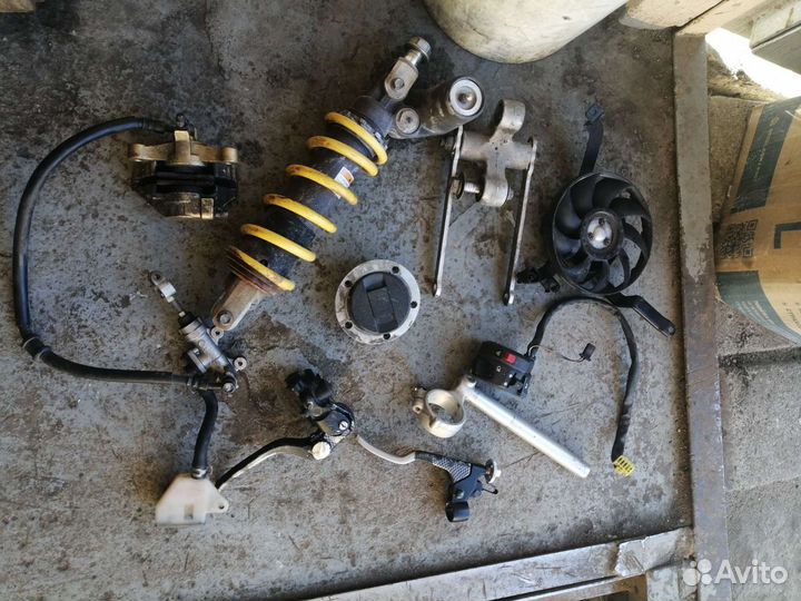 Suzuki gsx r 600 k4 k5 запчасти разбор