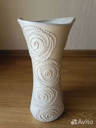 Глиняная ваза