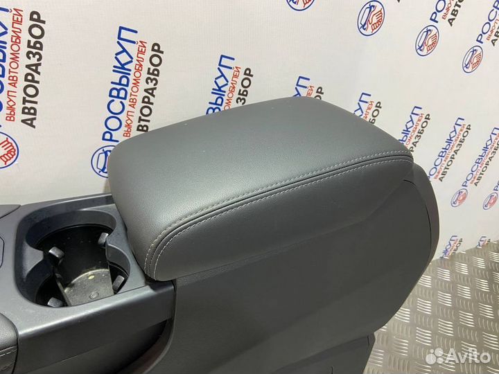 Подлокотник Haval F7