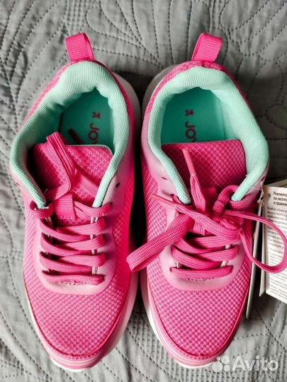 Кроссовки для девочки новые