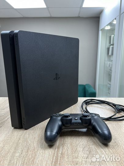 PlayStation 4 slim 1tb