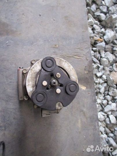 Компрессор системы кондиционирования Ford Fiesta V