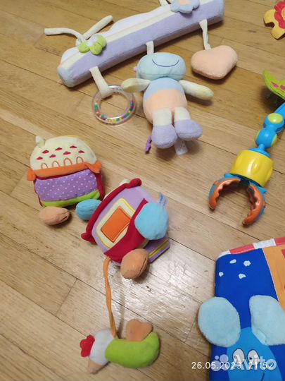 Детский коврик, мобиль и подвесные игрушки пакетом