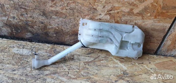 Бачок омывателя лобового стекла Nissan Qashqai (J