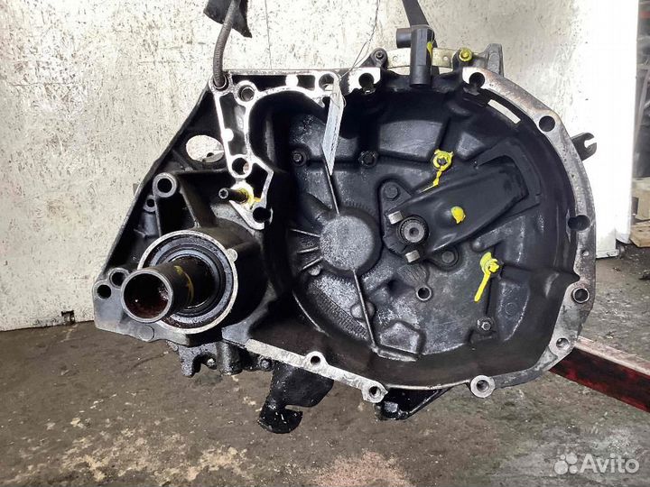 МКПП (механическая коробка переключения передач) R