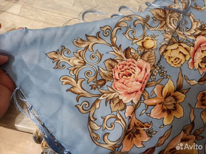 Русский платок с бахромой