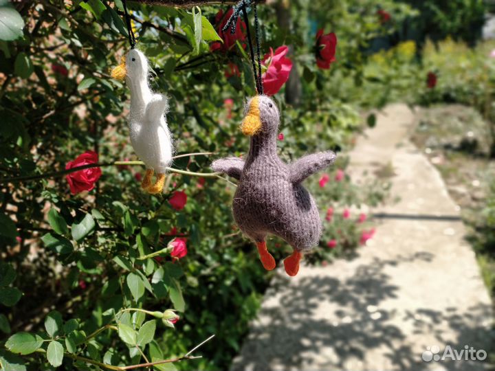 Гусь обнимусь вязаный игрушка