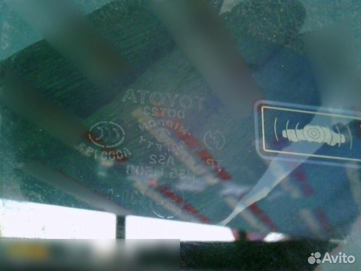 Стекло двери передней правой Toyota Land Cruiser