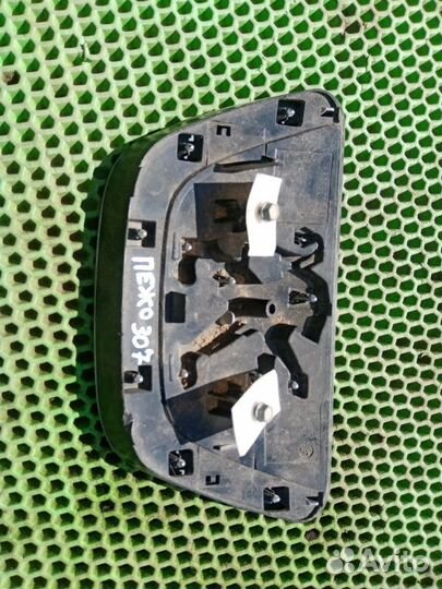 Эмблема Peugeot 307