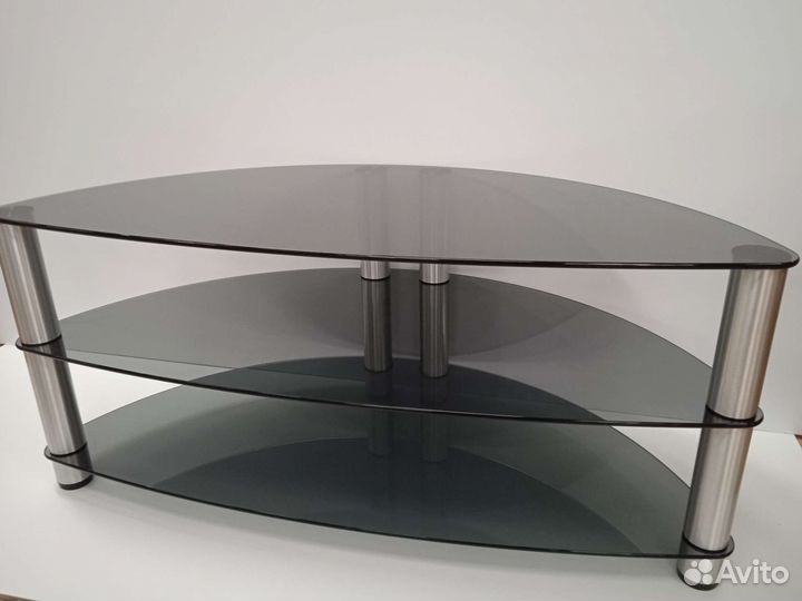 Стойка под аппаратуру из стекла