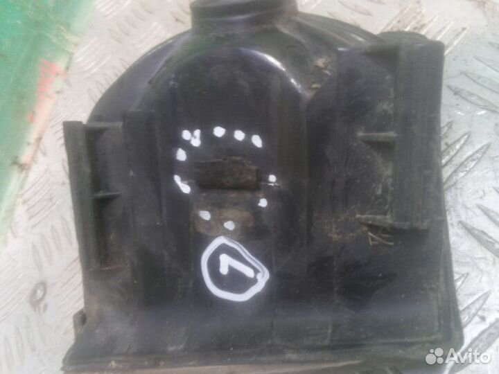 Поворотник левый Volkswagen Passat B3