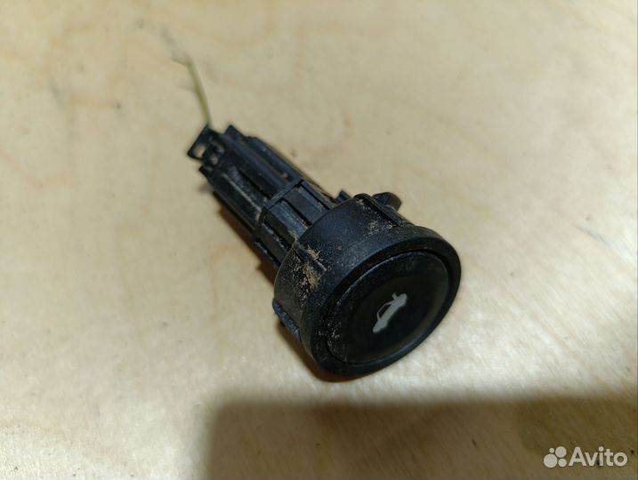 Ford fusion кнопка открывания багажника