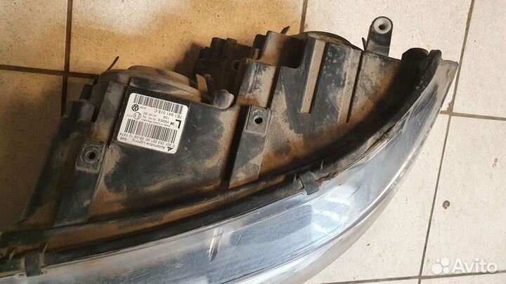 Фара левая Volkswagen Transporter 5