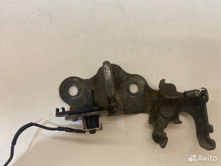 Активатор замка багажника Kia Spectra седан S6D