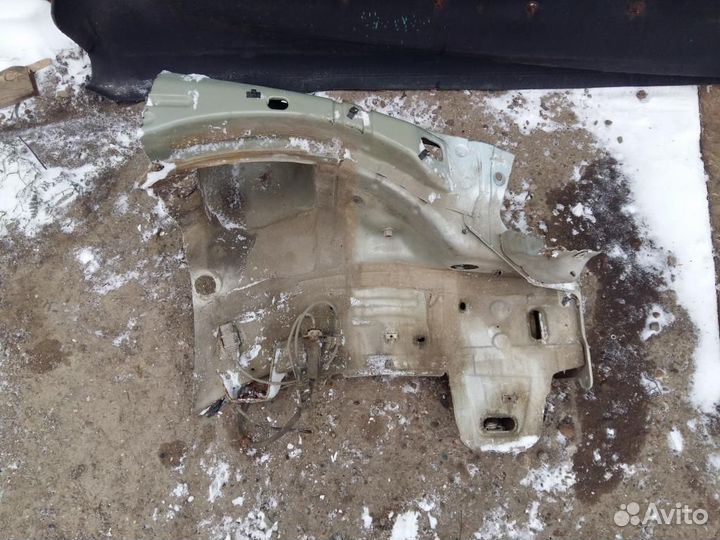 Лонжерон передний правый Opel Astra H sedan 2004