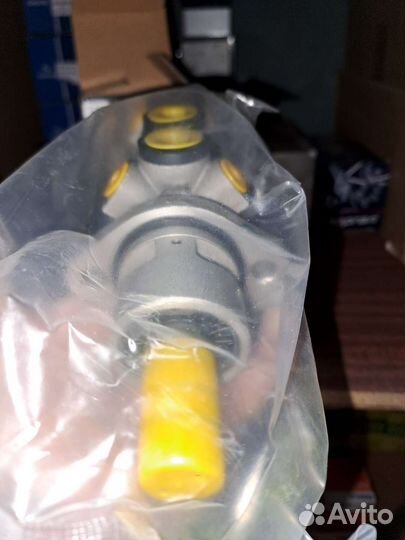 Главный тормозной цилиндр VW 1161101100 vag