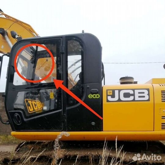 Стекло дверное верхнее на экскаватор Jcb Js 205