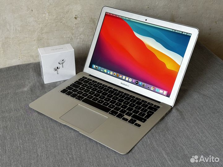 Ультратонкий Apple MacBook Air 13 Core i5 2012