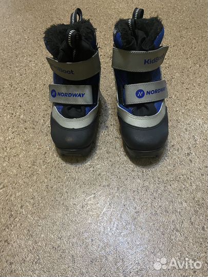 Лыжные ботинки