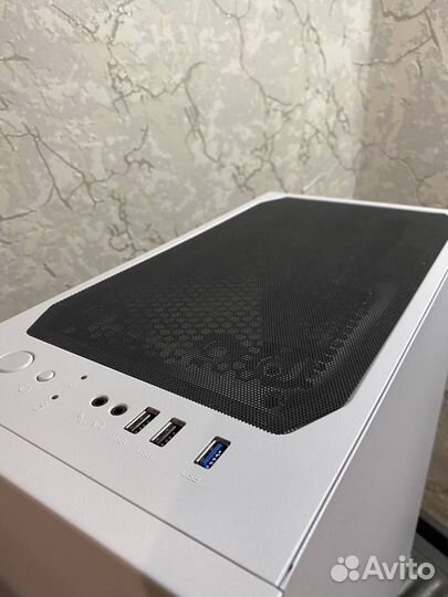 Игровой корпус для пк белый