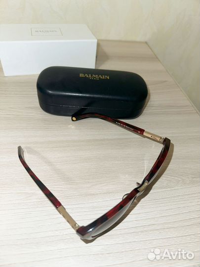 Солнцезащитные очки balmain