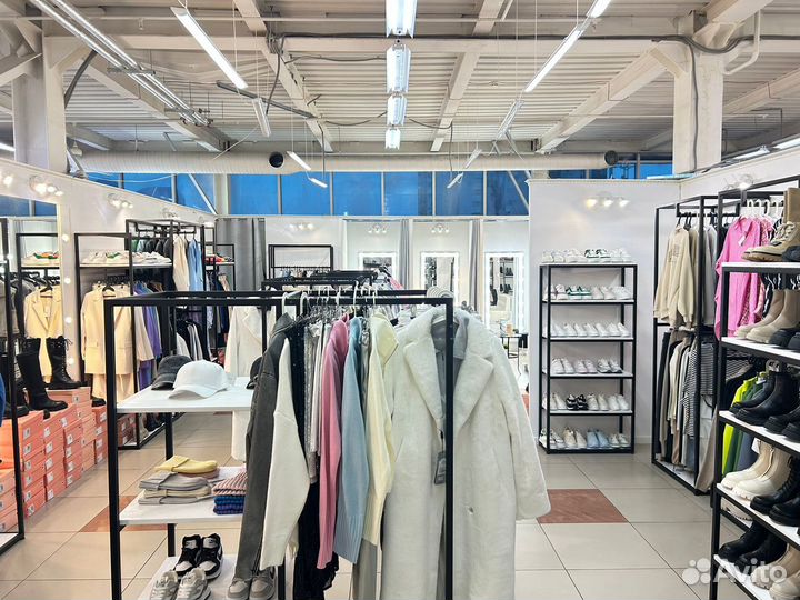 Продам магазин одежды и обуви