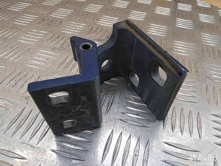 Петля двери передней BMW 5-Series/M5