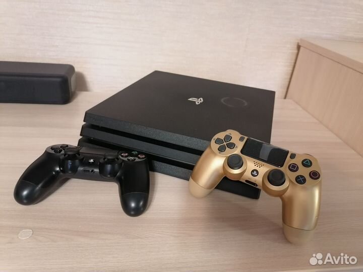 PS4 Pro 1Tb 3rev+2джоя,11мес подписки