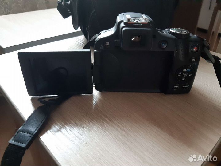 Зеркальный фотоаппарат