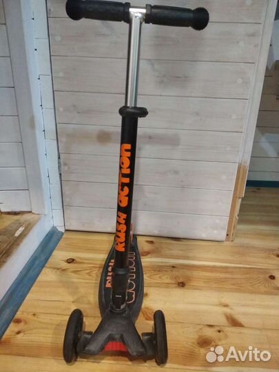 Самокат со светящимися колесами